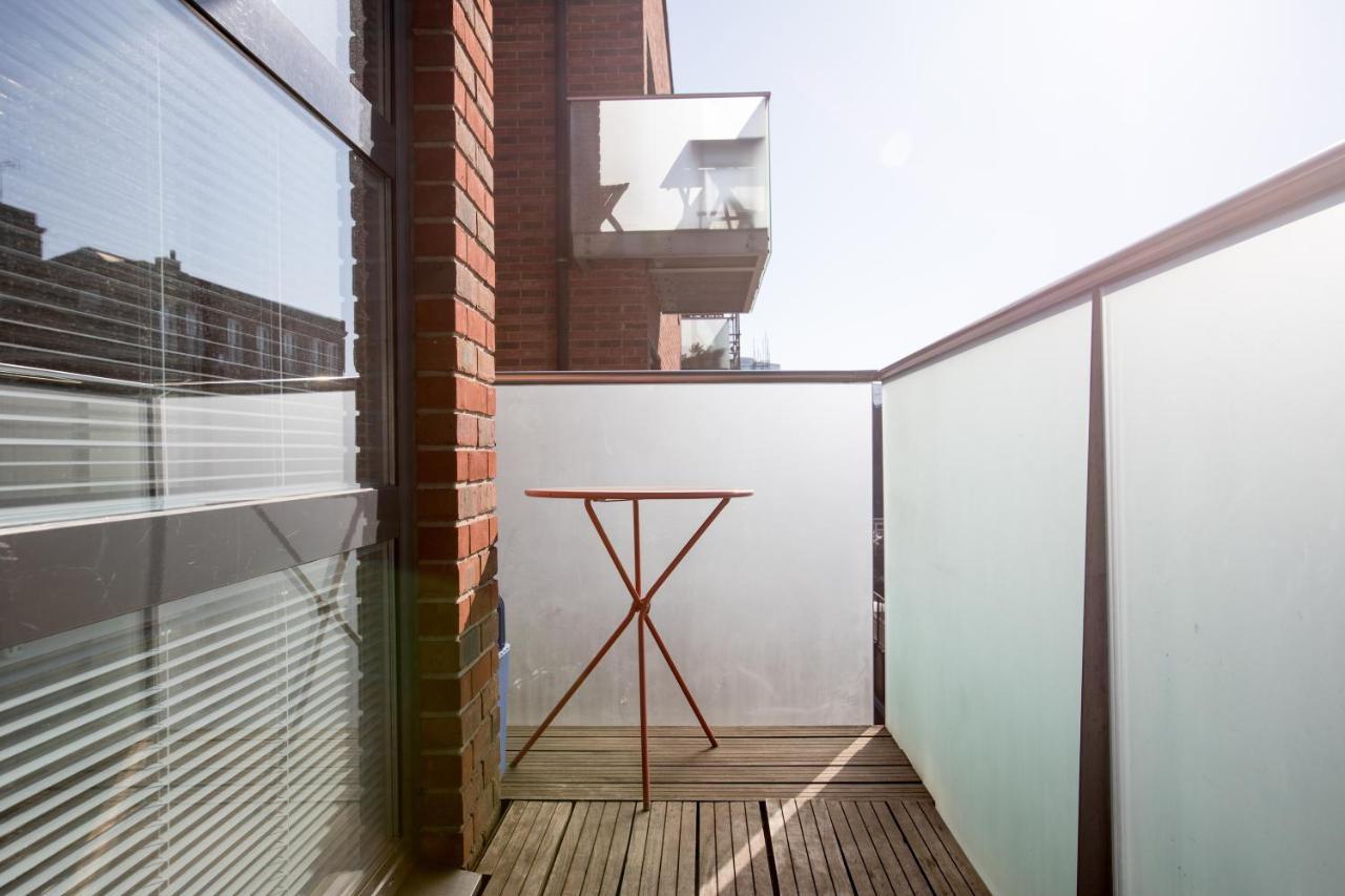 Luxury 2-Bed Flat Parking And Close To The Tube London Exterior photo
