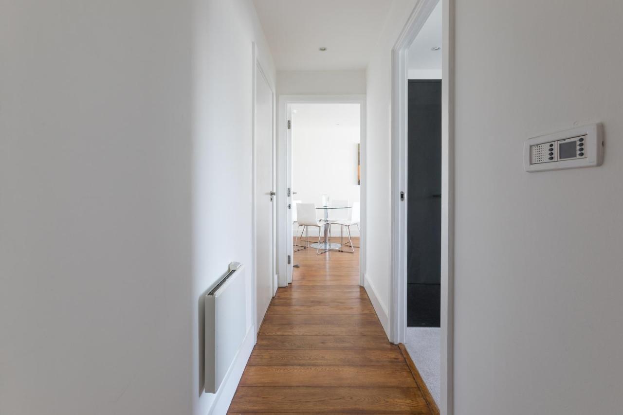 Luxury 2-Bed Flat Parking And Close To The Tube London Exterior photo